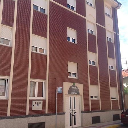 Hostal San Froilan Ла Вирхен дел Камино Екстериор снимка