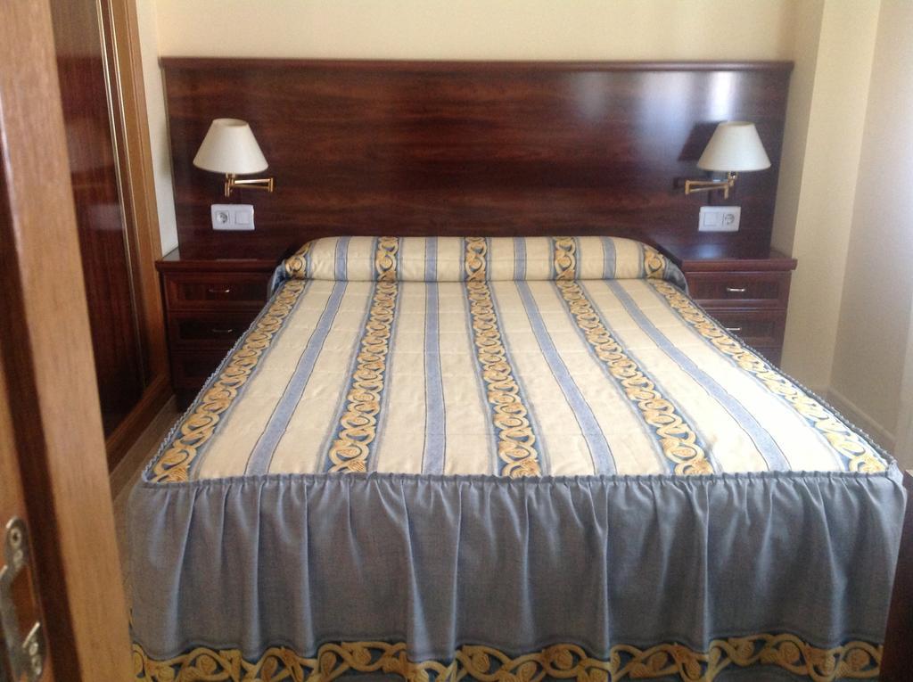 Hostal San Froilan Ла Вирхен дел Камино Стая снимка